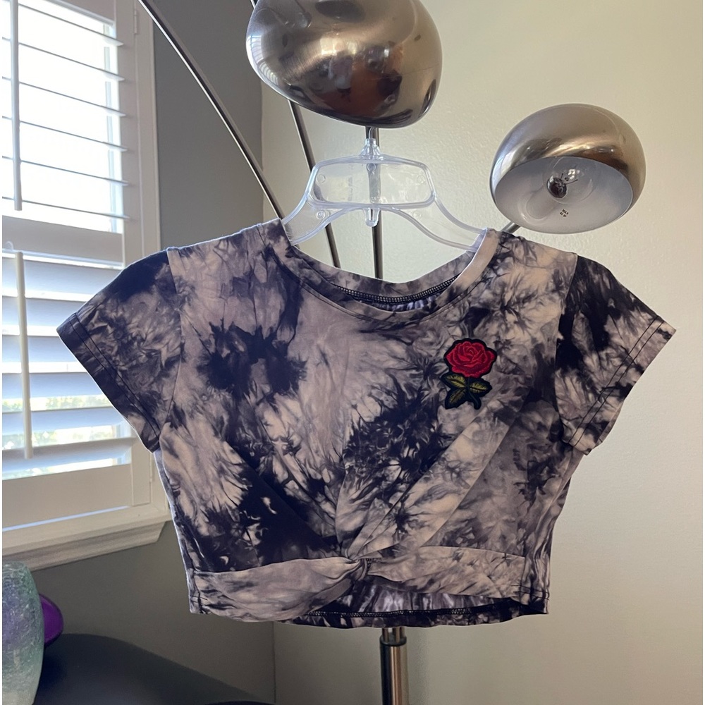 NWOT crop t-shirt